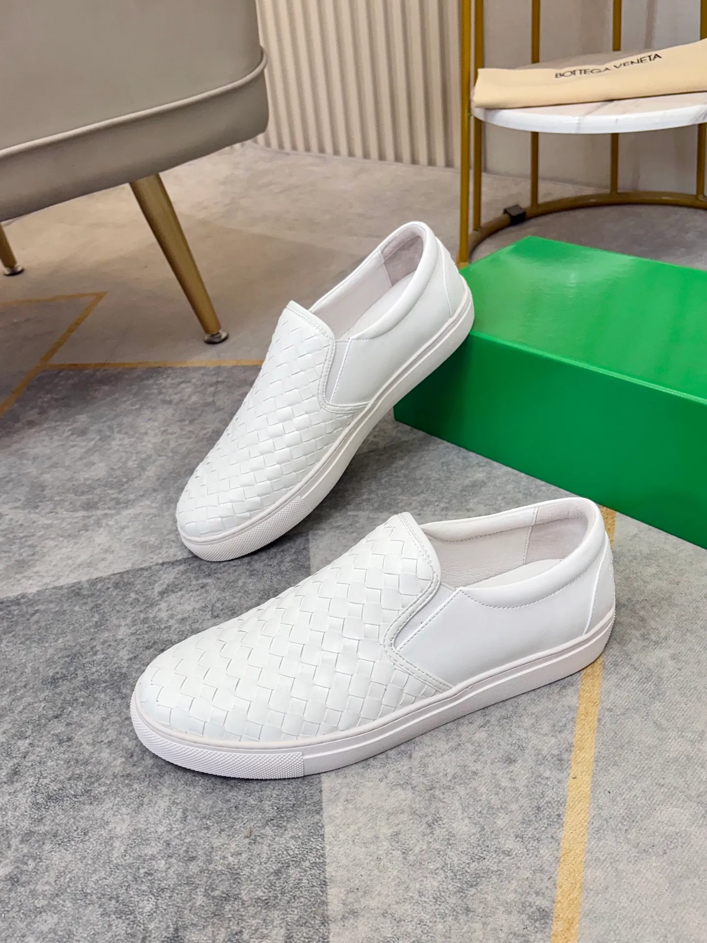 P420. BV men's casual shoes, handsome and versatile low-top shoes, woven cowhide upper, pigskin lining for the feet, 🌺🌺perfect shoe last, 🌲🌲 fashionable and handsome, comfortable on the feet, 🚗🚗wear-resistant and non-slip rubber outsole. Code number: 38-44. 45 is custom-made and cannot be returned or exchanged